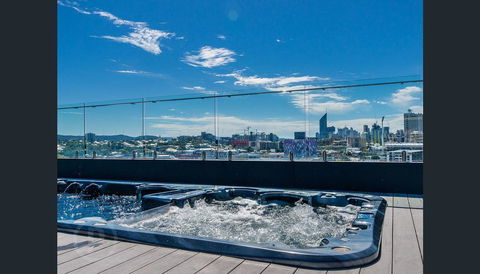 Eastwood Apartments - Sydneys Hotel 1