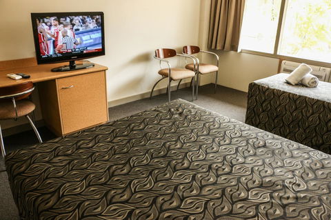 Salisbury Hotel Motel - Sydneys Hotel 8