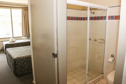 Salisbury Hotel Motel - Sydneys Hotel 13