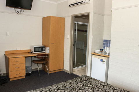 Salisbury Hotel Motel - Sydneys Hotel 18