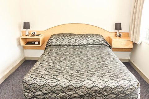 Salisbury Hotel Motel - Sydneys Hotel 24
