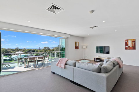 Akama Resort - Sydneys Hotel 27