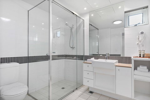 Akama Resort - Sydneys Hotel 4