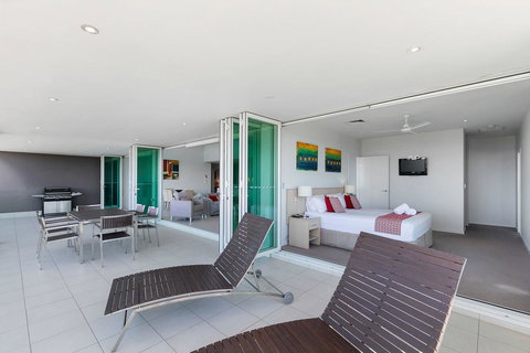 Akama Resort - Sydneys Hotel 8