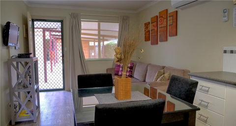 Ficifolia Lodge - Sydneys Hotel 5