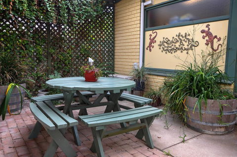 Ficifolia Lodge - Sydneys Hotel 23