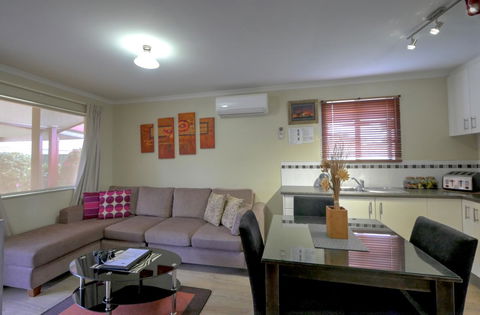 Ficifolia Lodge - Sydneys Hotel 10