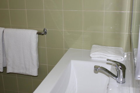 Arcadia Village Motel - Sydneys Hotel 13