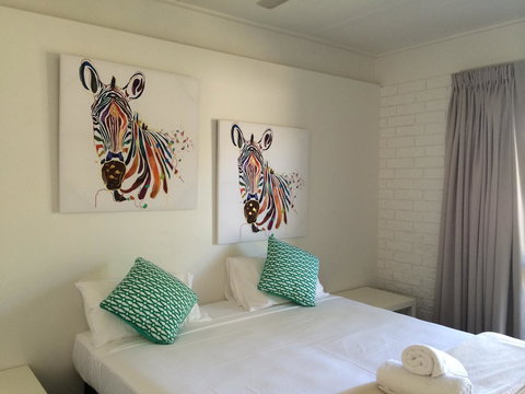 Arcadia Village Motel - Sydneys Hotel 39