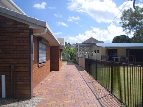 Island Homestay - Sydneys Hotel 15