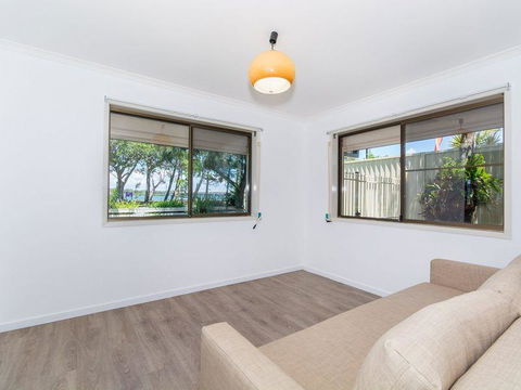 Island Homestay - Sydneys Hotel 19