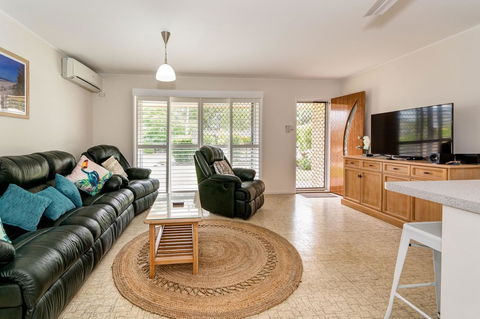 Lowset Sweetie, Central To Everything - Partridge St, Bongaree - Sydneys Hotel 5