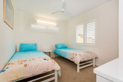Lowset Sweetie, Central To Everything - Partridge St, Bongaree - Sydneys Hotel 7