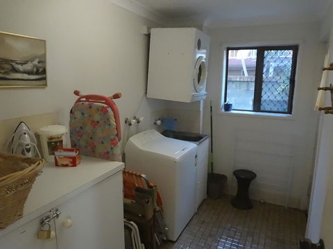 Keith\'s Place, 1 Of The 3 Most Popular Units On Bribie - Sydneys Hotel 28