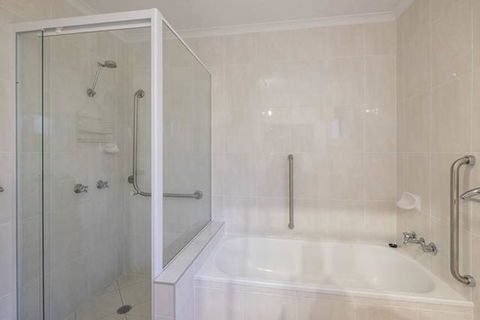 Keith\'s Place, 1 Of The 3 Most Popular Units On Bribie - Sydneys Hotel 16
