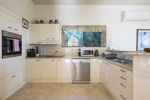 Keith\'s Place, 1 Of The 3 Most Popular Units On Bribie - Sydneys Hotel 14