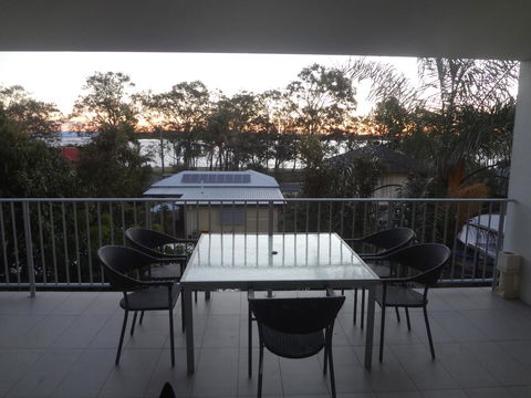 Keith's Sister - Sydneys Hotel 31