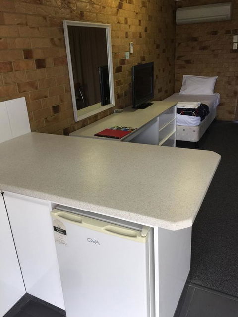 Bribie Waterways Motel - Sydneys Hotel 32