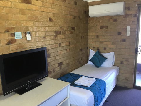 Bribie Waterways Motel - Sydneys Hotel 12