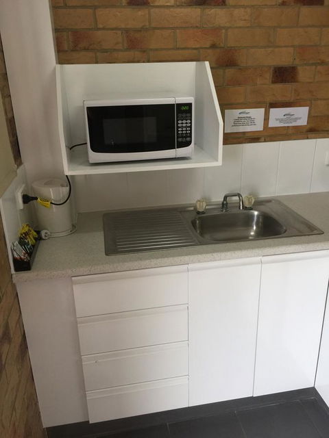 Bribie Waterways Motel - Sydneys Hotel 30