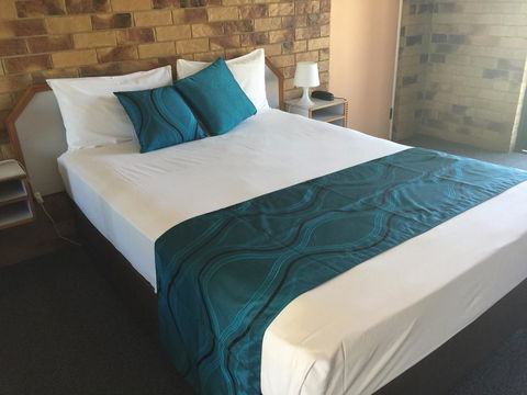 Bribie Waterways Motel - Sydneys Hotel 11