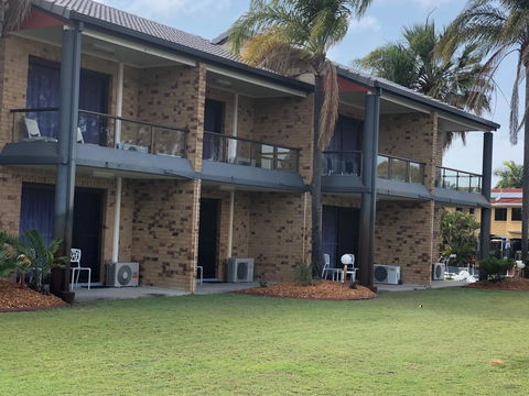 Bribie Waterways Motel - Sydneys Hotel 8