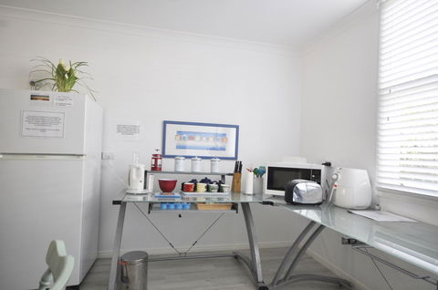 Retro Beach Flat - Sydneys Hotel 11
