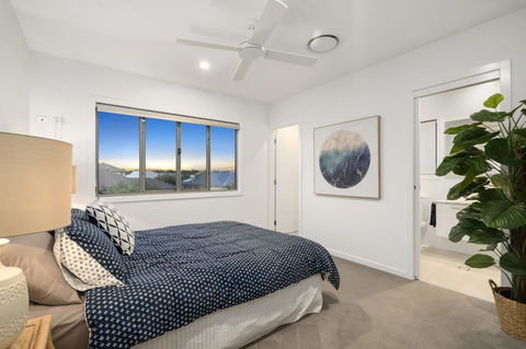 Luxury Canal Front Holiday House - Sydneys Hotel 13