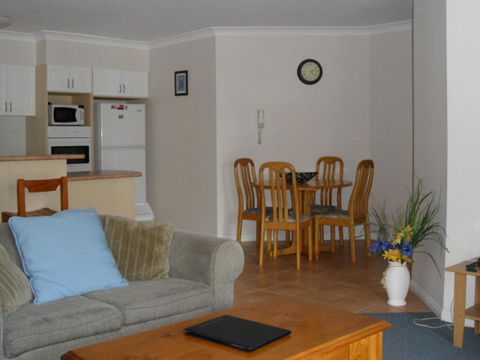 Sylvan Beach Resort - Sydneys Hotel 33