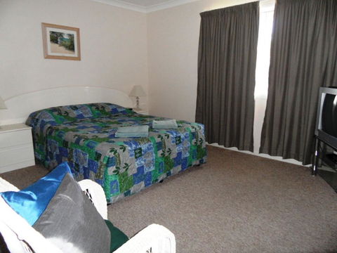 Sylvan Beach Resort - Sydneys Hotel 28