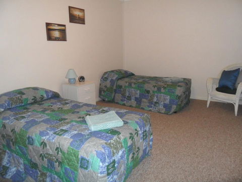 Sylvan Beach Resort - Sydneys Hotel 32