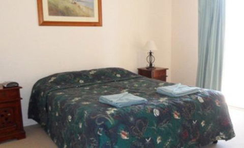 Sylvan Beach Resort - Sydneys Hotel 13