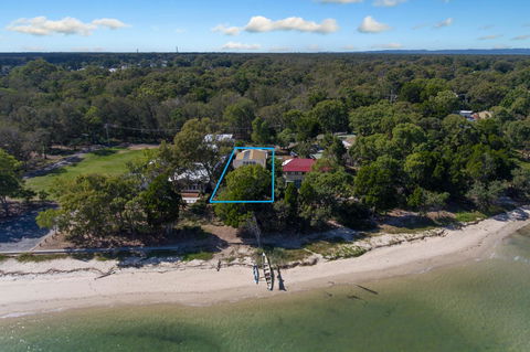 Bribie Beach House - Sydneys Hotel 15