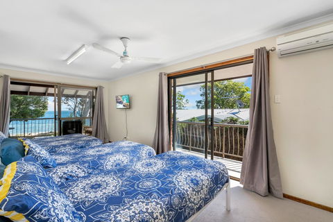 Bribie Beach House - Sydneys Hotel 11