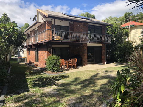 Bribie Beach House - Sydneys Hotel 5