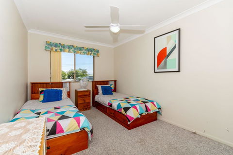 Enjoy The Sea Breezes From The Balcony - Boyd St, Woorim - Sydneys Hotel 5