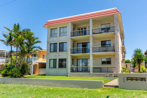 Enjoy The Sea Breezes From The Balcony - Boyd St, Woorim - Sydneys Hotel 0