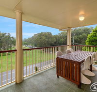 Immaculate Spacious Second Floor Unit Overlooking Pristine Parklands - Sydneys Hotel