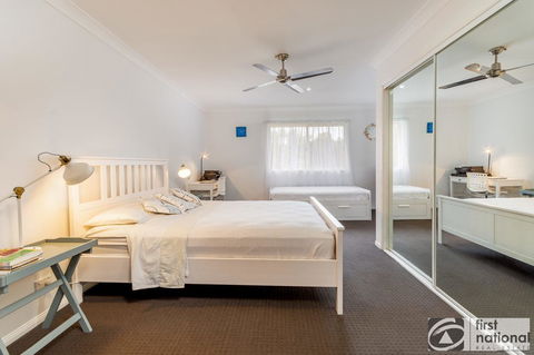 Immaculate Spacious Second Floor Unit Overlooking Pristine Parklands - Sydneys Hotel 12