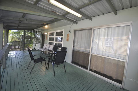 Beachside Beauty - Sydneys Hotel 15