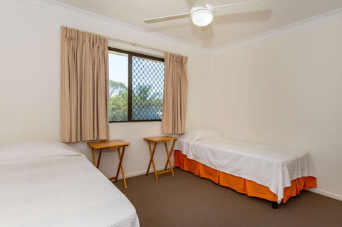 Spacious Unit Overlooking Moreton Bay - Boyd St, Woorim - Sydneys Hotel 2
