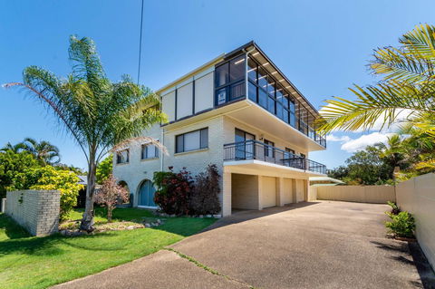 Spacious Unit Overlooking Moreton Bay - Boyd St, Woorim - Sydneys Hotel 6