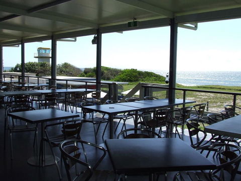 Spacious Unit Overlooking Moreton Bay - Boyd St, Woorim - Sydneys Hotel 10