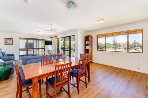 Spacious Unit Overlooking Moreton Bay - Boyd St, Woorim - Sydneys Hotel 7