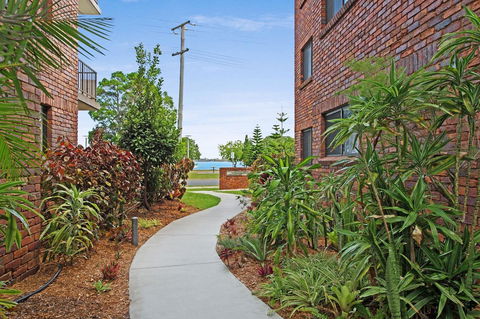 Waterviews,Pool, Wifi Its All Here !- Welsby Pde, Bongaree - Sydneys Hotel 15