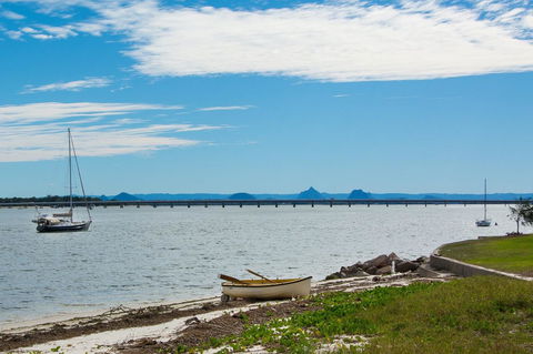 Waterviews,Pool, Wifi Its All Here !- Welsby Pde, Bongaree - Sydneys Hotel 6