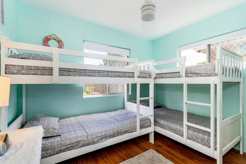 Charm And Comfort In This Ground Floor Unit With Water Views! Welsby Pde, Bongaree - Sydneys Hotel 13