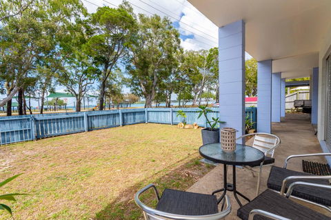Charm And Comfort In This Ground Floor Unit With Water Views! Welsby Pde, Bongaree - Sydneys Hotel 0