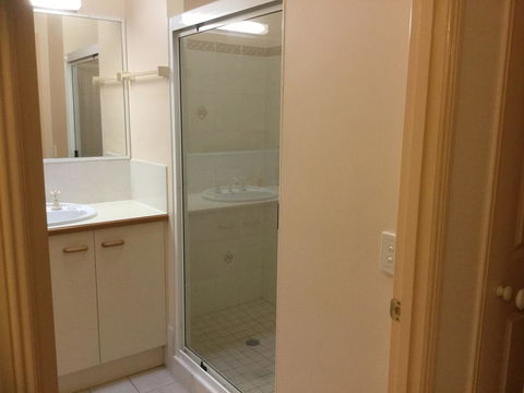 Private Canal Duplex With Pontoon - Oleander Drive, Bongaree - Sydneys Hotel 5