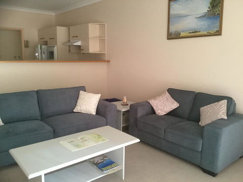 Private Canal Duplex With Pontoon - Oleander Drive, Bongaree - Sydneys Hotel 15